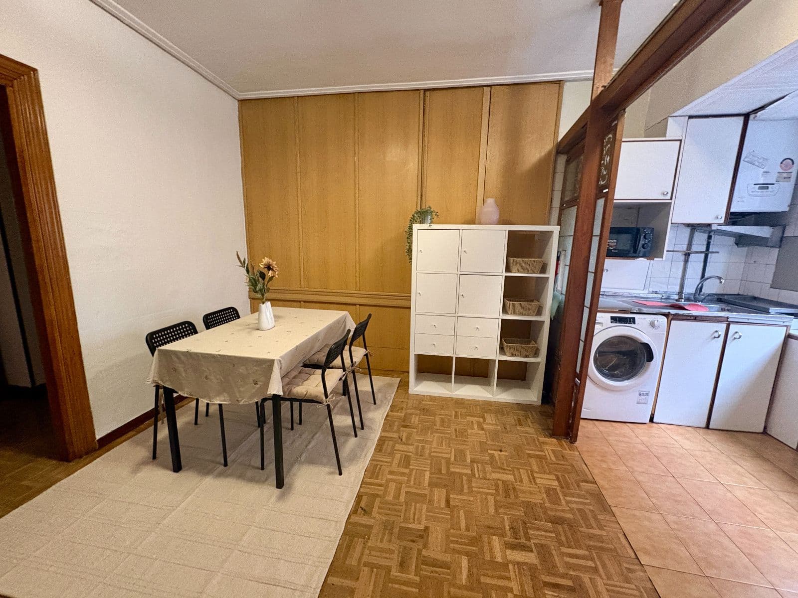 SE VENDE piso en Santa Isabel con ascensor - imagen 2