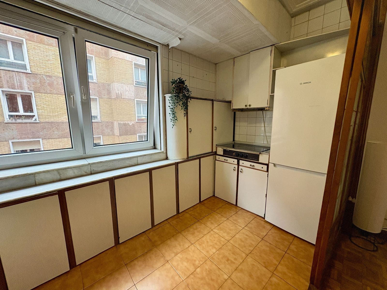 SE VENDE piso en Santa Isabel con ascensor - imagen 4