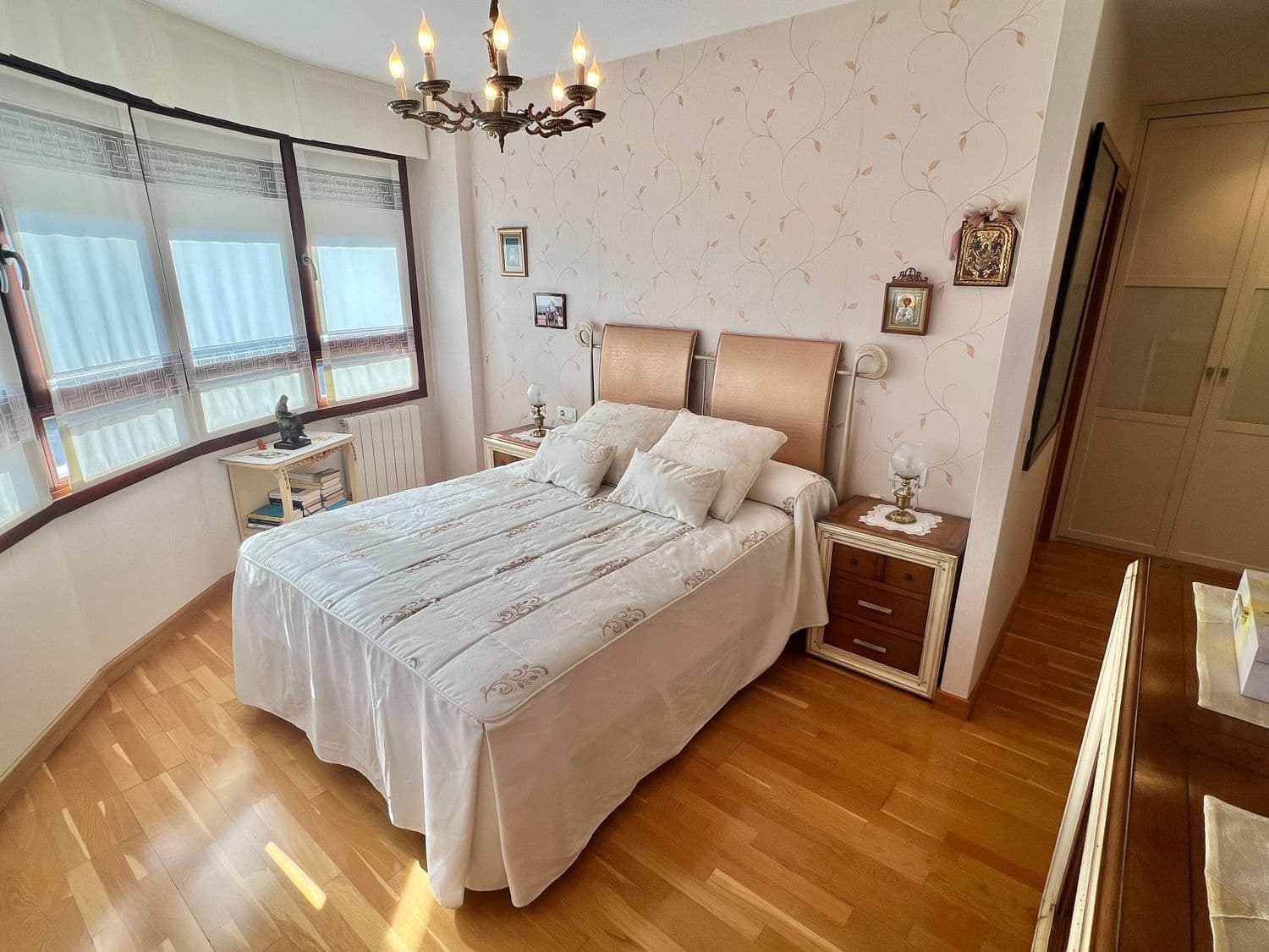 SE VENDE adosado con jardín en Zabalgana - imagen 21