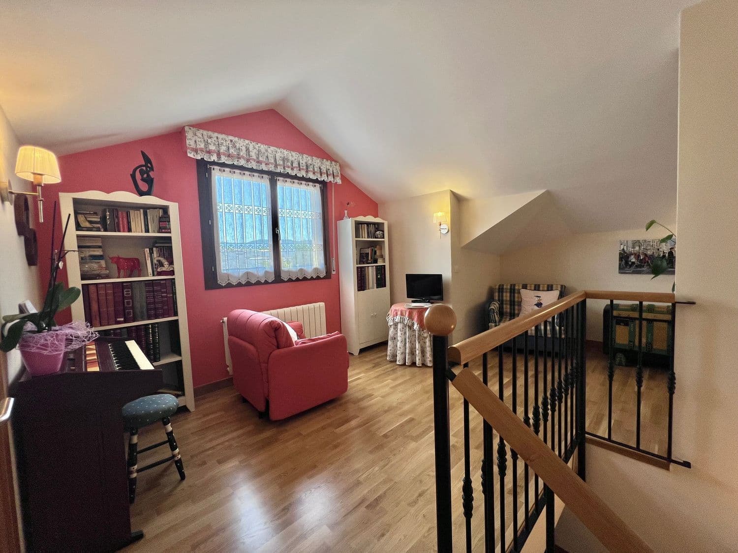 SE VENDE adosado con jardín en Zabalgana - imagen 32