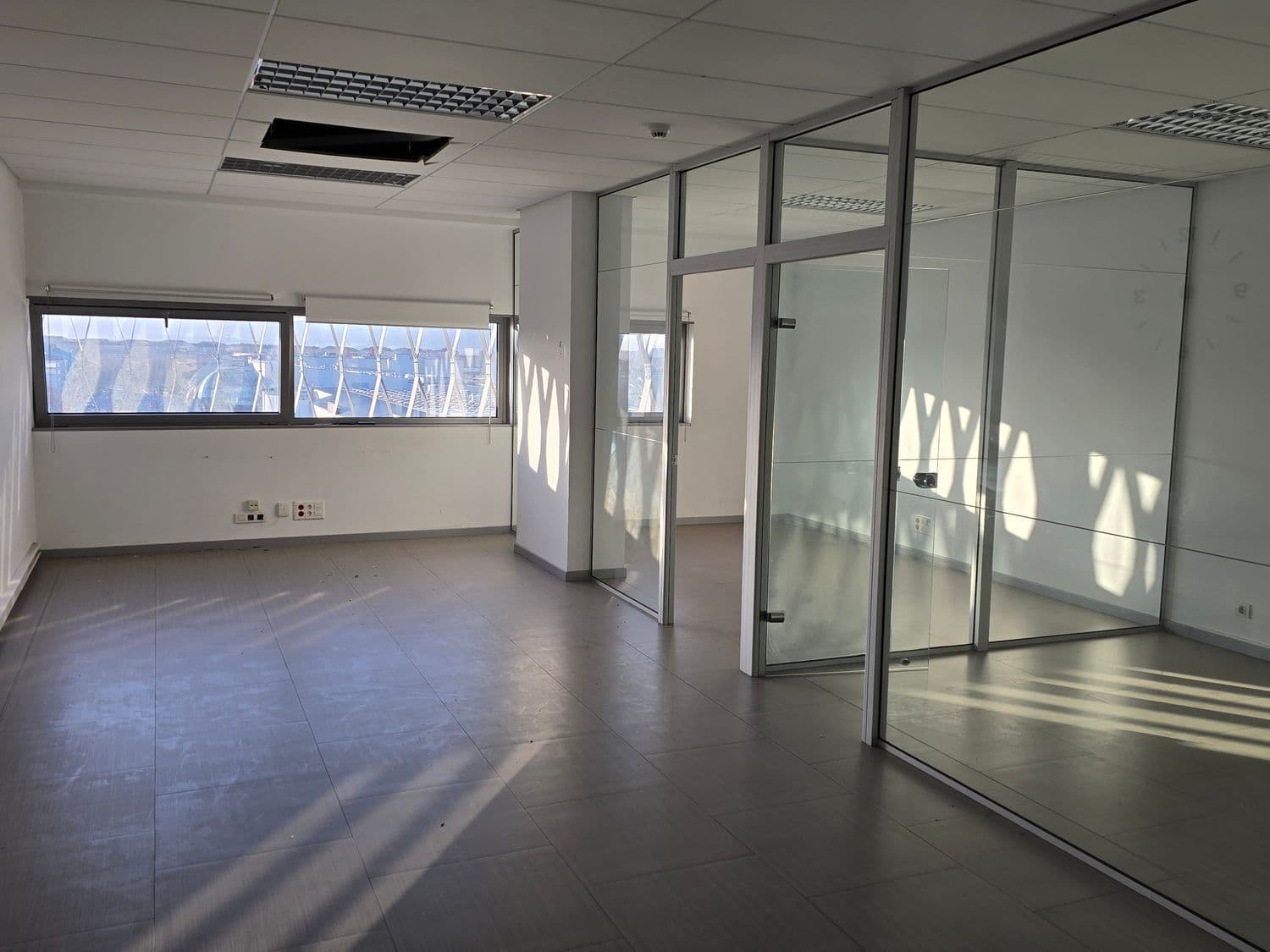 Se alquilan oficinas en Portal de gamarra 1