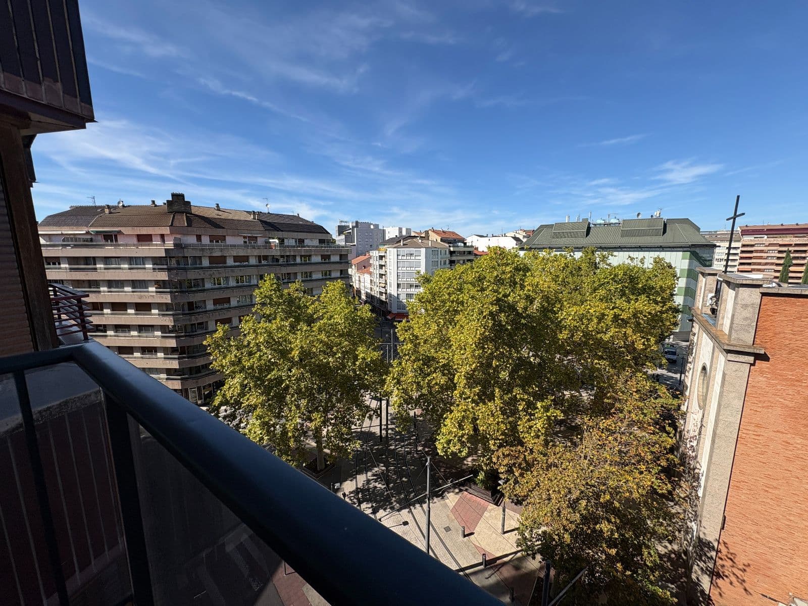 Se vende piso en Angulema con vistas al Corte Inglés.